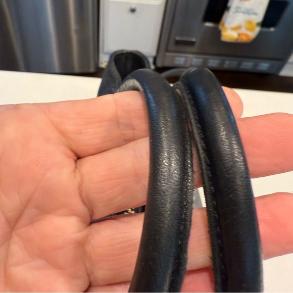 Tory Burch Robinson Black Pebbled Leather Tote  Double Zip Handbag/crossbody - Picture 7 of 16